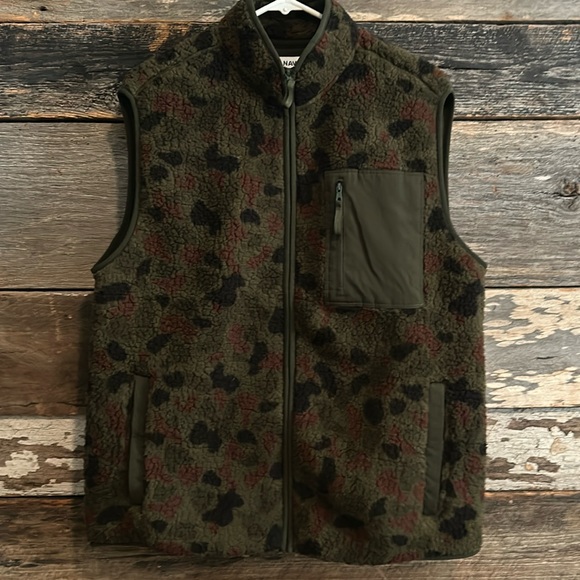 Old Navy Other - Old Navy Sherpa Fleece Vest Camo